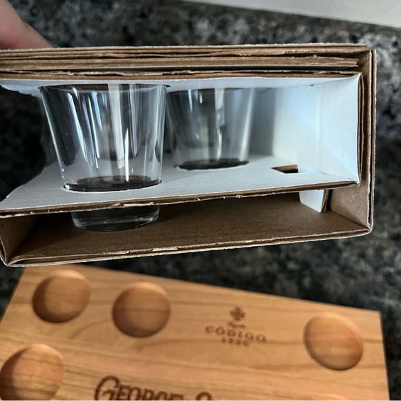 George Strait Codigo 1530 Tequilla 5 Shot Glass Flight Tray And Glasses NIB - Picture 4 of 6